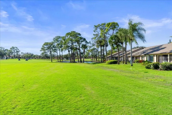 Property Slideshow image 2 of 68 | 5904 doral dr # 5904, Sarasota, FL, 34243