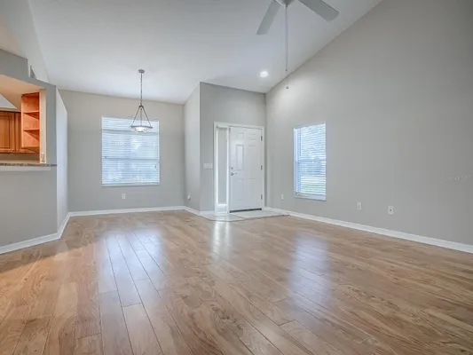 Property Slideshow image 2 of 18 | 5318 edgewater way # 10, Oxford, FL, 34484