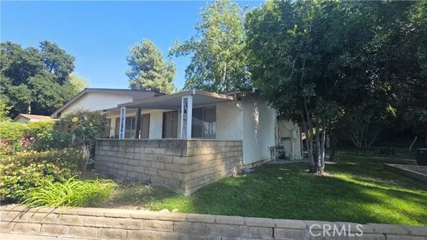 Property Slideshow image 2 of 23 | 19364 avenue of the oaks, Newhall, CA, 91321