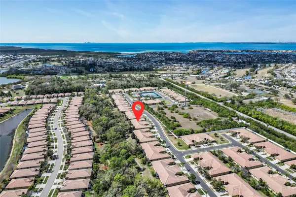 Property Slideshow image 3 of 48 | 420 seneca falls dr, Apollo Beach, FL, 33572