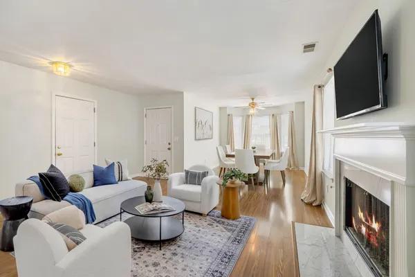 Property Slideshow image 3 of 68 | 117 newsom grn, Nashville, TN, 37221