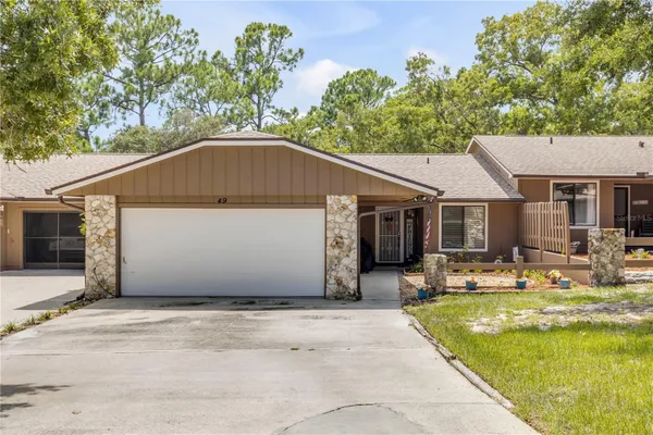 Property Slideshow image 2 of 43 | 49 crooked pine rd, Port Orange, FL, 32128