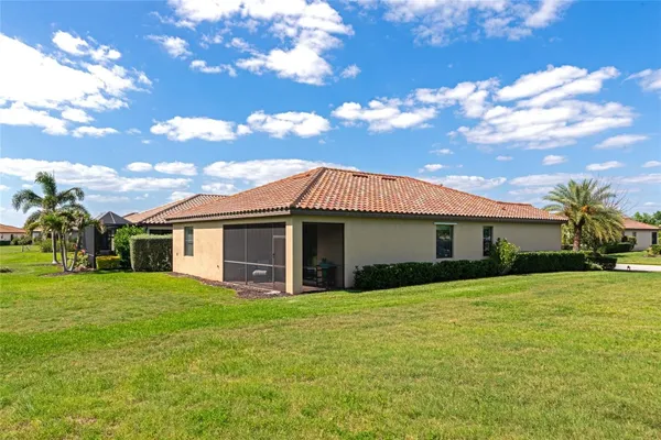 Property Slideshow image 3 of 37 | 157 wandering wetlands cir, Bradenton, FL, 34212