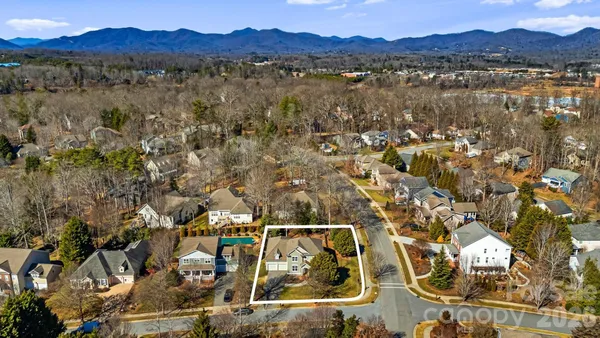 Property Slideshow image 3 of 48 | 257 fennel dun cir, Biltmore Lake, NC, 28715