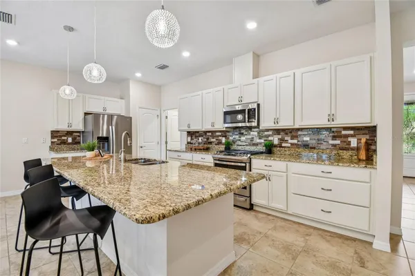Property Slideshow image 2 of 22 | 440 alcove dr, Groveland, FL, 34736