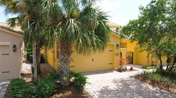 Property Slideshow image 2 of 46 | 2502 palm tree dr, Poinciana, FL, 34759