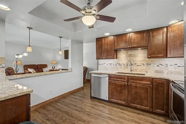 Property Slideshow image 3 of 44 | 13952 e marina dr 302, Aurora, CO, 80014