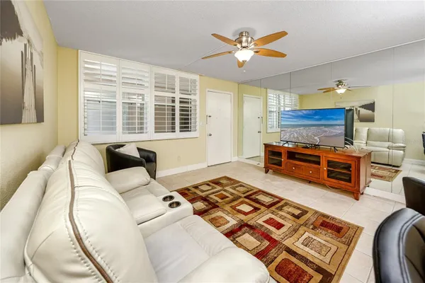 Property Slideshow image 3 of 59 | 7645 sun island dr 304, South Pasadena, FL, 33707