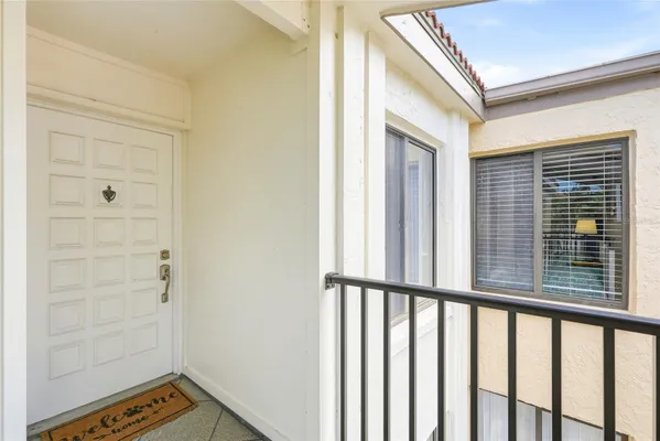 Property Slideshow image 2 of 38 | 6105 palma del mar blvd 219, St Petersburg, FL, 33715