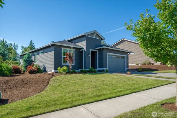Property Slideshow image 2 of 40 | 15018 179th ave, Bonney Lake, WA, 98391