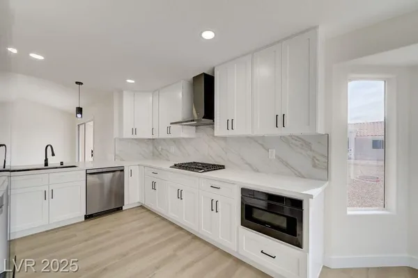 Property Slideshow image 2 of 33 | 8901 villa ridge dr, Las Vegas, NV, 89134