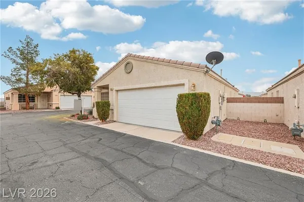 Property Slideshow image 2 of 34 | 5144 mascaro dr, Las Vegas, NV, 89122