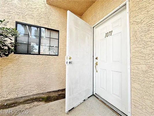 Property Slideshow image 2 of 40 | 2851 s valley view blvd 1071, Las Vegas, NV, 89102