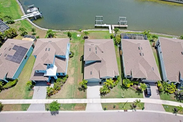 Property Slideshow image 3 of 46 | 5425 wishing arch dr, Apollo Beach, FL, 33572