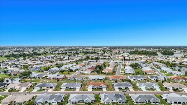 Property Slideshow image 2 of 59 | 1620 bentwood dr, Sun City Center, FL, 33573