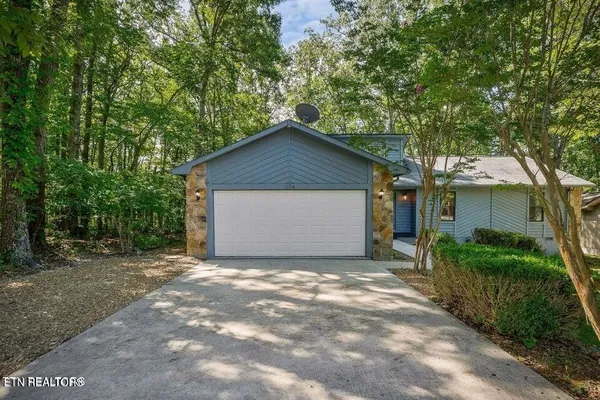 Property Slideshow image 2 of 46 | 334 lakeview dr, Crossville, TN, 38558