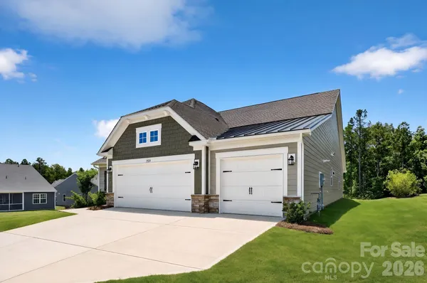 Property Slideshow image 3 of 30 | 1929 bentwind rd 380, Lancaster, SC, 29720