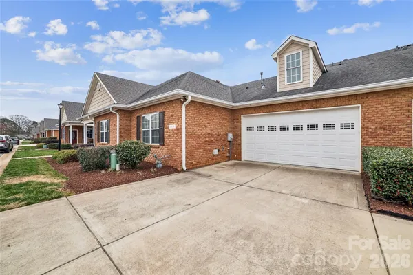 Property Slideshow image 3 of 28 | 8310 glacier dr, Denver, NC, 28037
