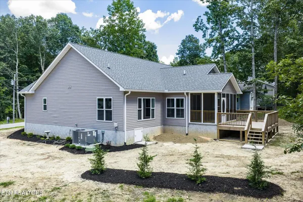 Property Slideshow image 3 of 43 | 145 lakeside dr, Crossville, TN, 38558