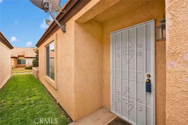 Property Slideshow image 2 of 24 | 19067 pamela ln, Apple Valley, CA, 92308