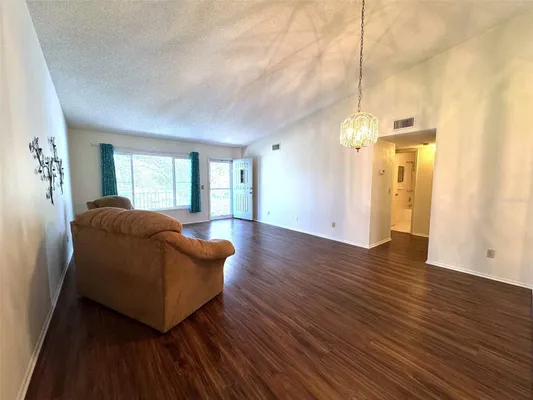Property Slideshow image 3 of 18 | 2220 swedish dr 56, Clearwater, FL, 33763