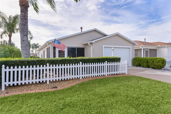 Property Slideshow image 3 of 43 | 2306 oak bend pl, The Villages, FL, 32162