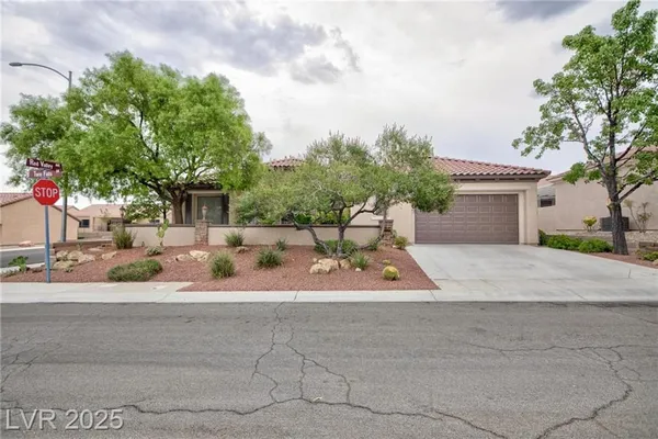 Property Slideshow image 2 of 43 | 2120 twin falls dr, Henderson, NV, 89044