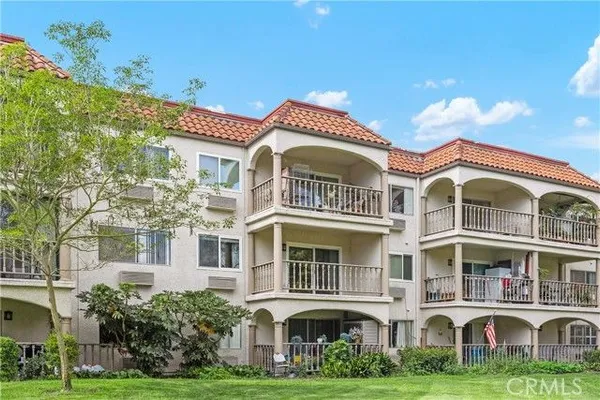 Property Slideshow image 2 of 41 | 3498 bahia blanca 2f, Laguna Woods, CA, 92637