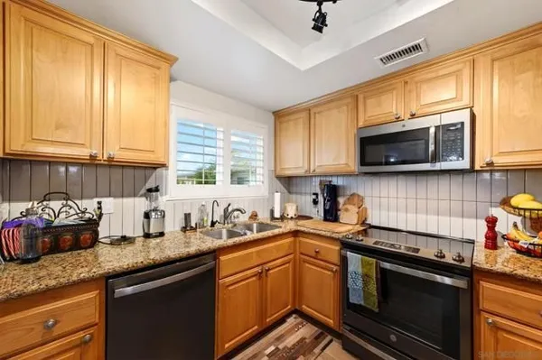 Property Slideshow image 3 of 18 | 16667 diaz dr, San Diego, CA, 92128