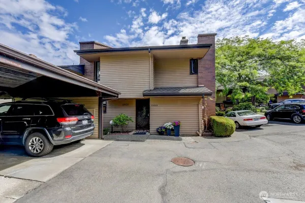 Property Slideshow image 2 of 29 | 10830 glen acres dr t9, Seattle, WA, 98168