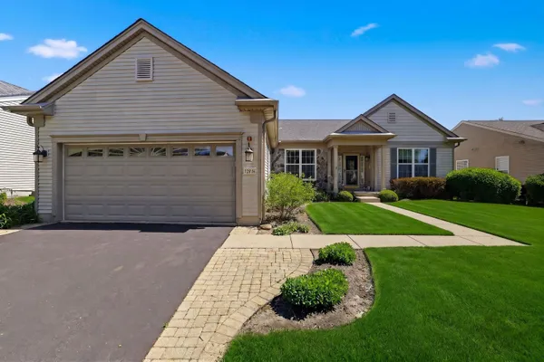 Property Slideshow image 2 of 29 | 12856 tahoe dr, Huntley, IL, 60142