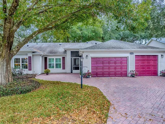 Property Slideshow image 3 of 67 | 25348 crestwater dr, Leesburg, FL, 34748