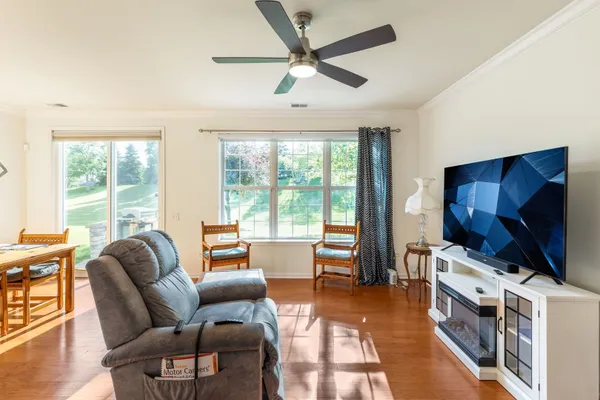 Property Slideshow image 3 of 19 | 860 cascade falls dr, Elgin, IL, 60124