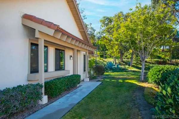 Property Slideshow image 2 of 39 | 12863 camino de la breccia, San Diego, CA, 92128