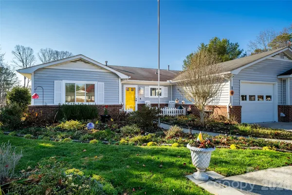 Property Slideshow image 2 of 39 | 1 wintry dr, Hendersonville, NC, 28792