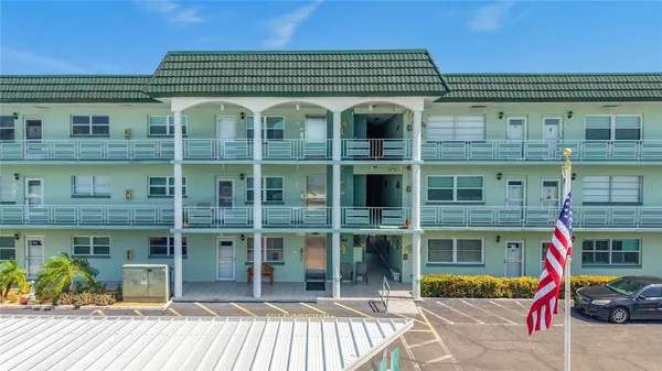 Property Slideshow image 3 of 62 | 5935 30th ave 104, Gulfport, FL, 33707