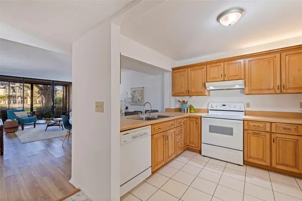 Property Slideshow image 3 of 40 | 14130 rosemary ln apt 4114, Largo, FL, 33774