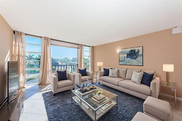Property Slideshow image 3 of 55 | 7400 sun island dr 311, South Pasadena, FL, 33707