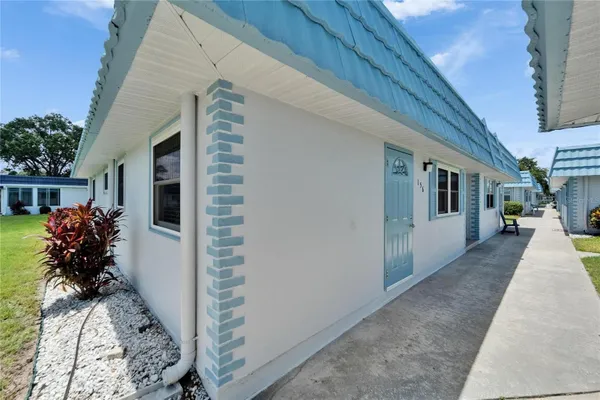 Property Slideshow image 2 of 32 | 302 andover pl s # g156, Sun City Center, FL, 33573