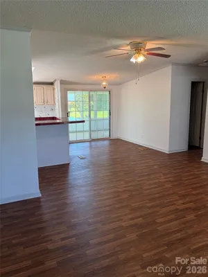 Property Slideshow image 3 of 25 | 261 white ash cir, Hendersonville, NC, 28739