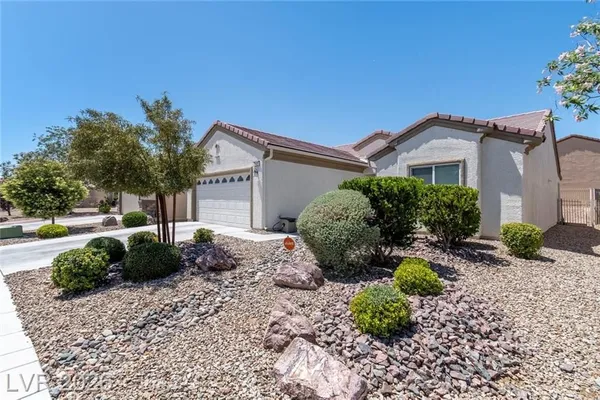 Property Slideshow image 2 of 31 | 7421 grassquit st, North Las Vegas, NV, 89084