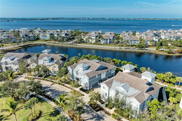 Property Slideshow image 2 of 100 | 266 sapphire lake dr 202, Bradenton, FL, 34209