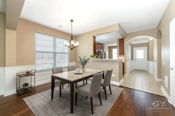 Property Slideshow image 3 of 36 | 2898 stoney creek dr, Elgin, IL, 60124