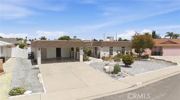 Property Slideshow image 2 of 28 | 25920 roanoke rd, Menifee, CA, 92586