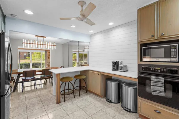 Property Slideshow image 2 of 68 | 5524 palm aire dr 5524, Sarasota, FL, 34243