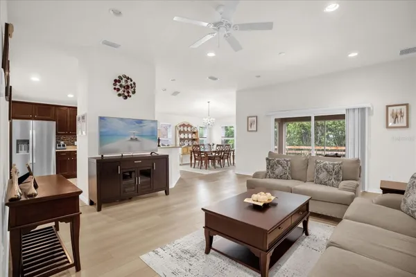 Property Slideshow image 2 of 21 | 10079 ketch kay ln, Oxford, FL, 34484