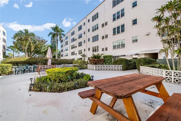 Property Slideshow image 3 of 46 | 5603 80th st 512, St Petersburg, FL, 33701
