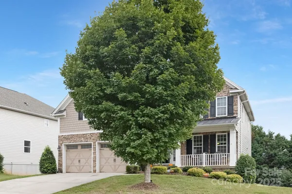 Property Slideshow image 2 of 25 | 5033 el molino dr, Charlotte, NC, 28214