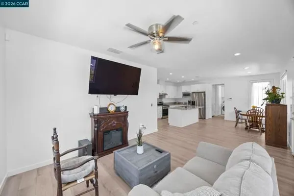 Property Slideshow image 3 of 17 | 2329 melrose lndg, Rio Vista, CA, 94571