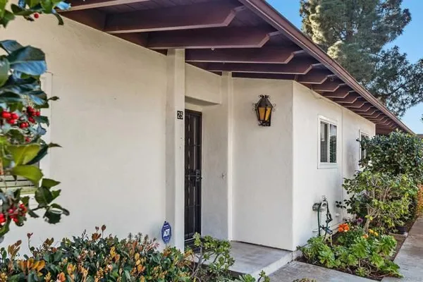 Property Slideshow image 3 of 39 | 16566 caminito vecinos 25, San Diego, CA, 92128